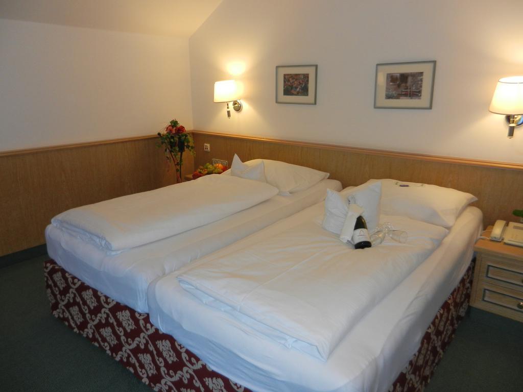 Hotel Am Kofel - Gesundheitszentrum אוברמרגואה חדר תמונה